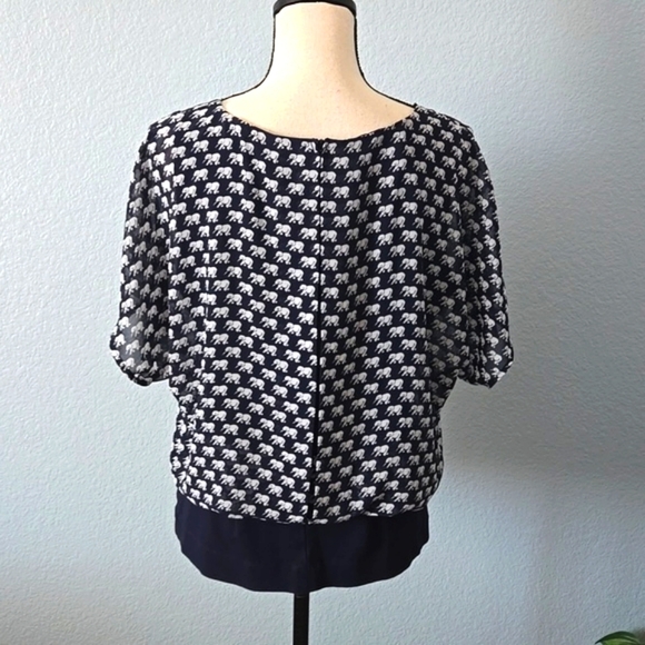 CABI Parade Blouse Elephant Print Top Navy White Sz Medium #5345 - Picture 6 of 11